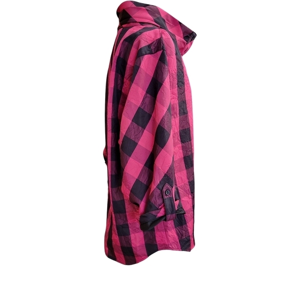 Peter Nygard M Red/Black 100% Polyester button up top - Picture 4 of 11